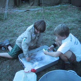 De braadslee moet terug proper zijn - Scouts en Gidsen Zaventem 